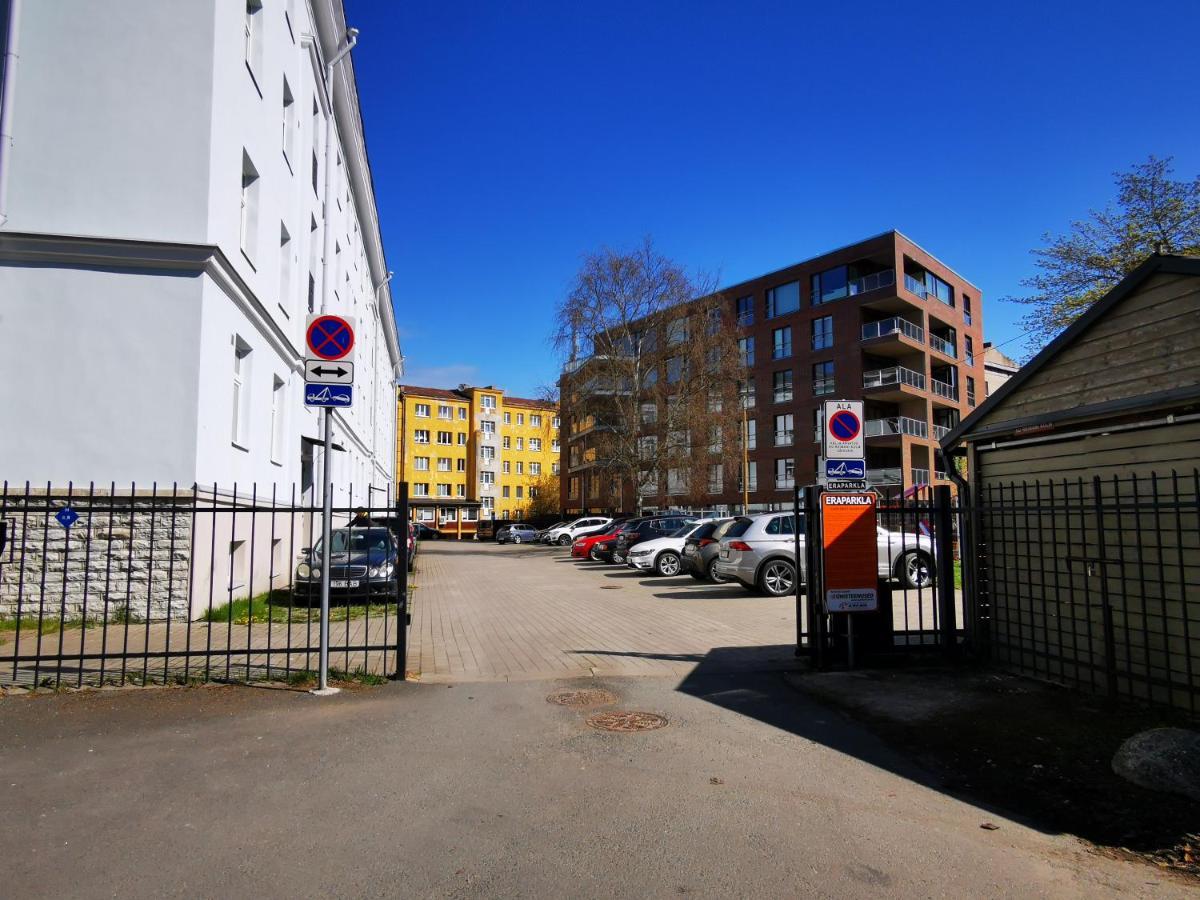 Dt Apartment, Spacious And Free Parking Tallinn